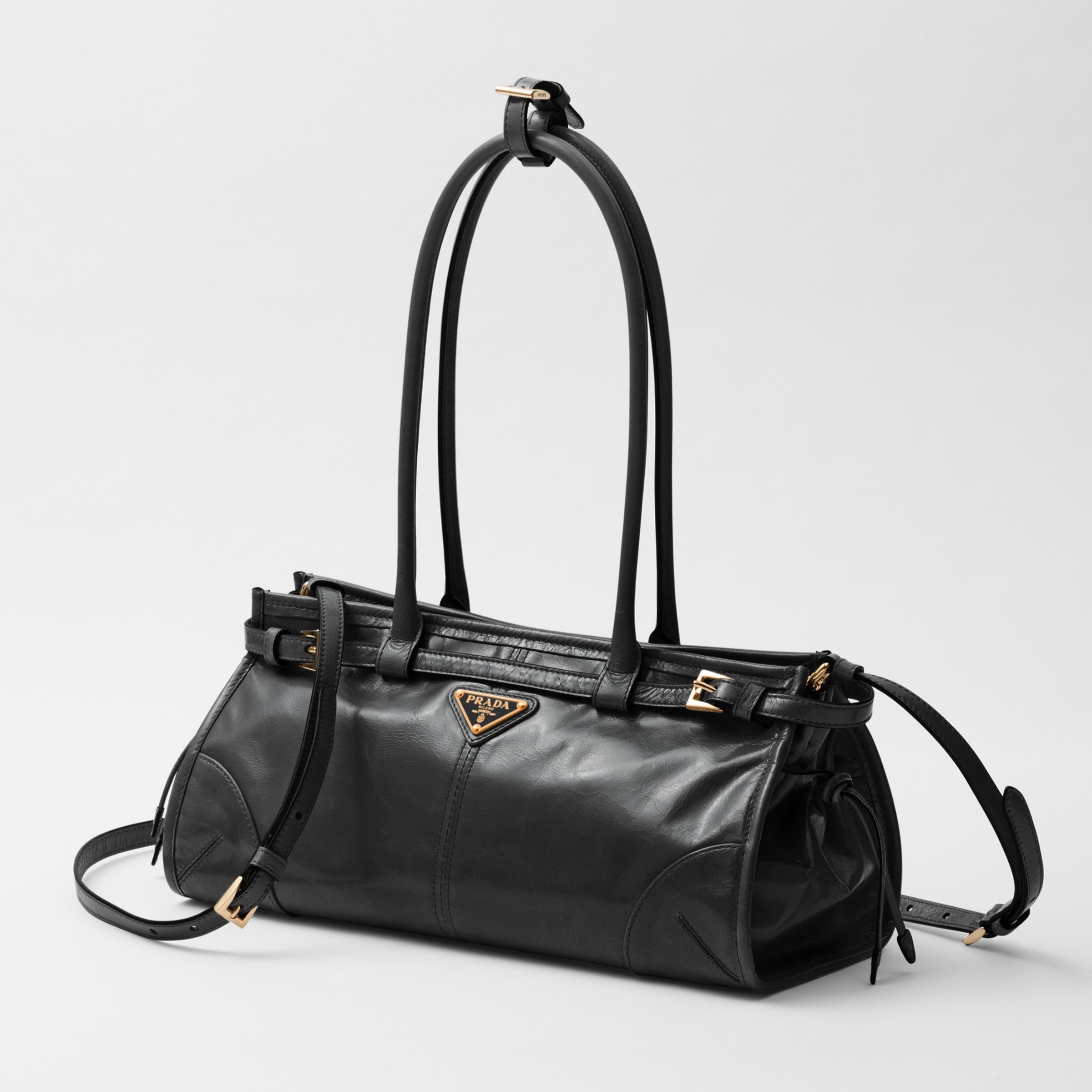 BONNIE MEDIUM LEATHER HANDBAG, CALFSKIN – BLACK