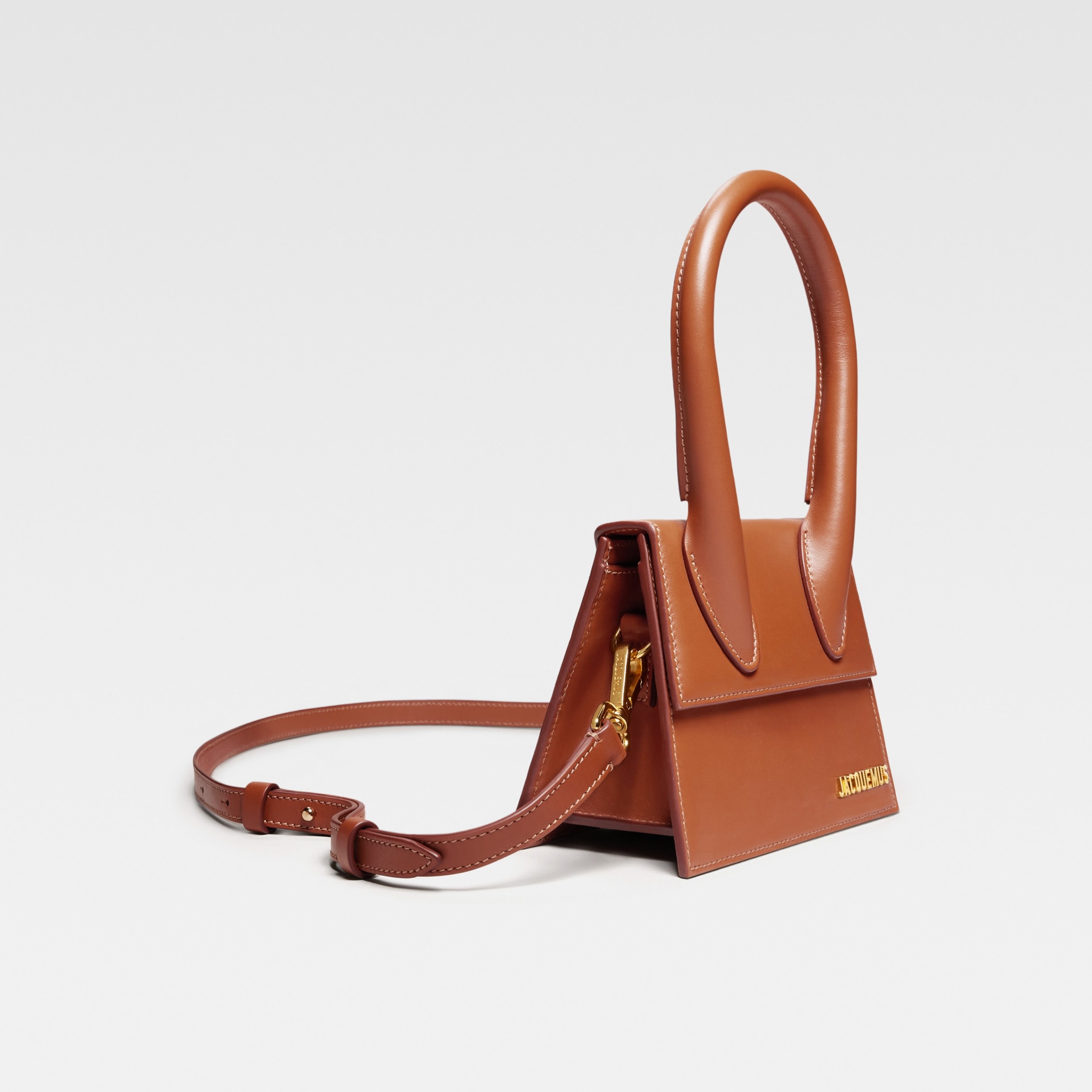 THE MEDIUM CHIQUITO, SMOOTH LEATHER – LIGHT BROWN