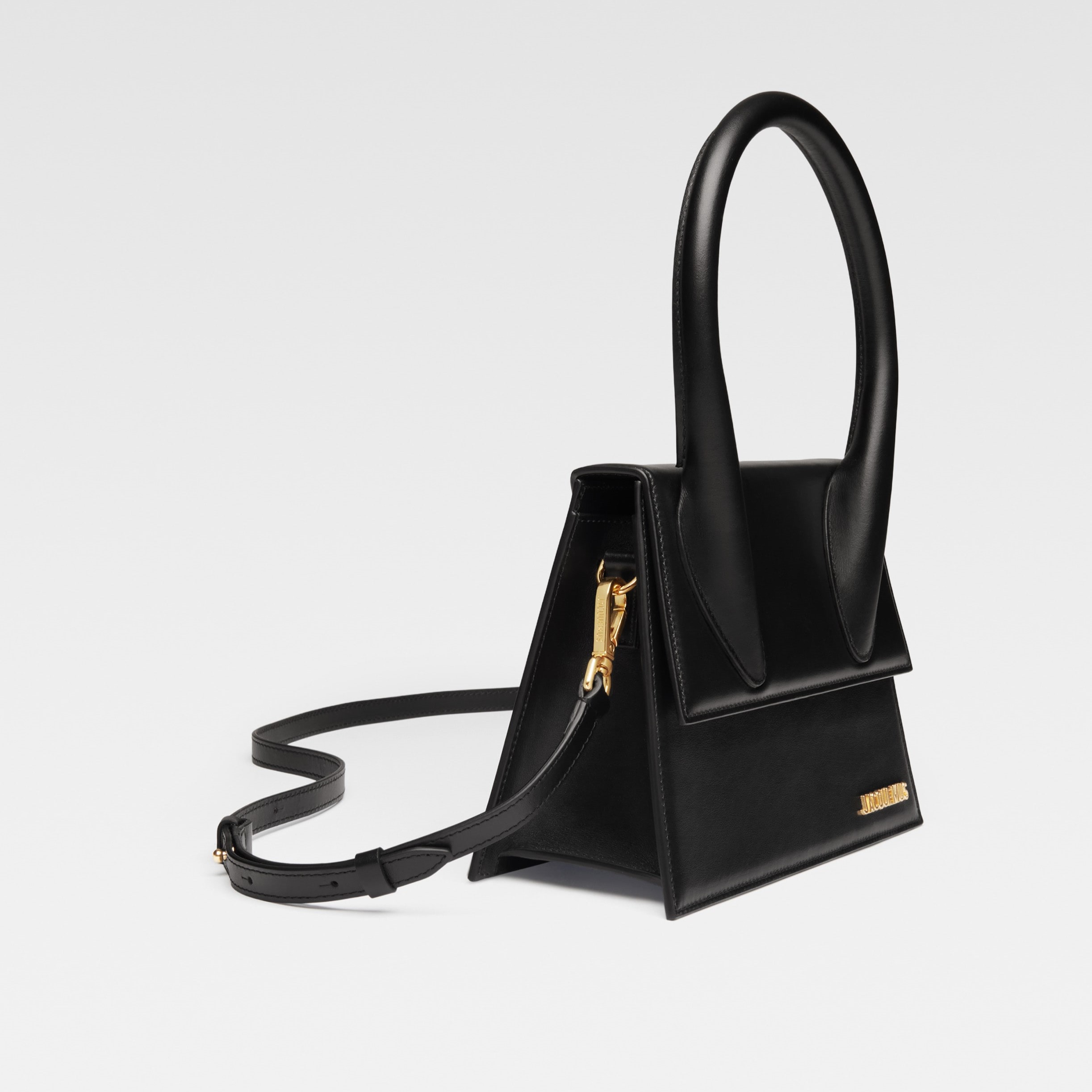 THE LARGE CHIQUITO, SMOOTH LEATHER – BLACK