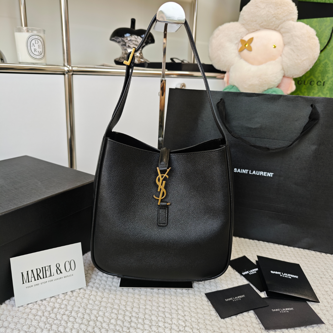 SUPPLE SMALL BAG, GRAINED LEATHER – BLACK
