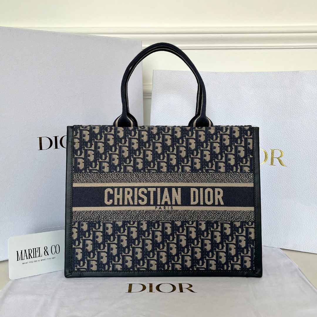 MEDIUM TOTE BAG, CALFSKIN – DEEP BLUE