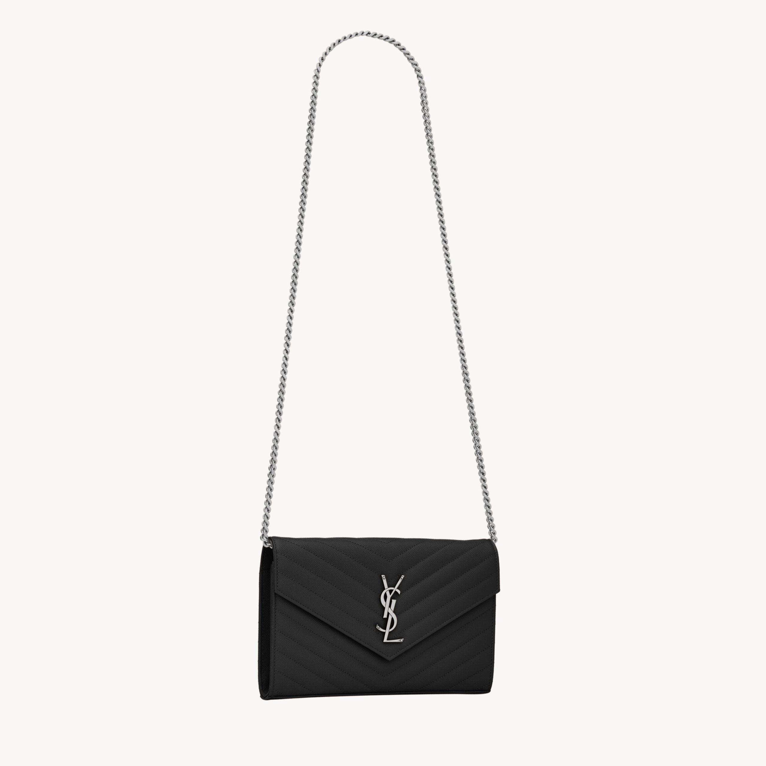 CLASSIC CASSANDRE CHAIN WALLET, GRAIN DE POUDRE LEATHER – BLACK / SILVER