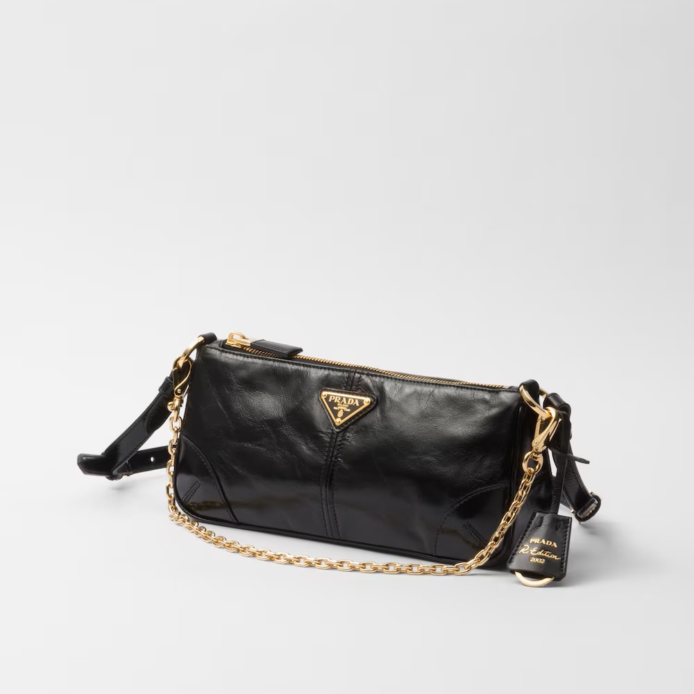 RE-EDITION 2002 MEDIUM LEATHER SHOULDER BAG, CALFSKIN – BLACK